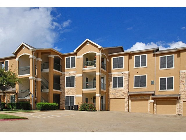 Garages available Exterior at The Park at Monterey Oaks, Austin